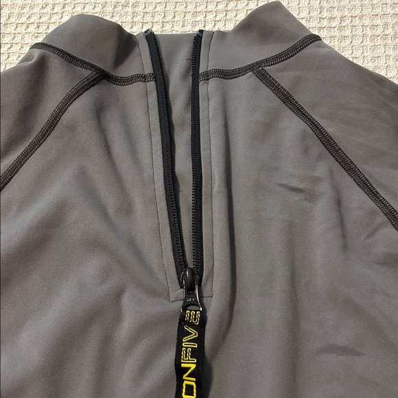 Season Five Rash Guard - Picture 5 of 7